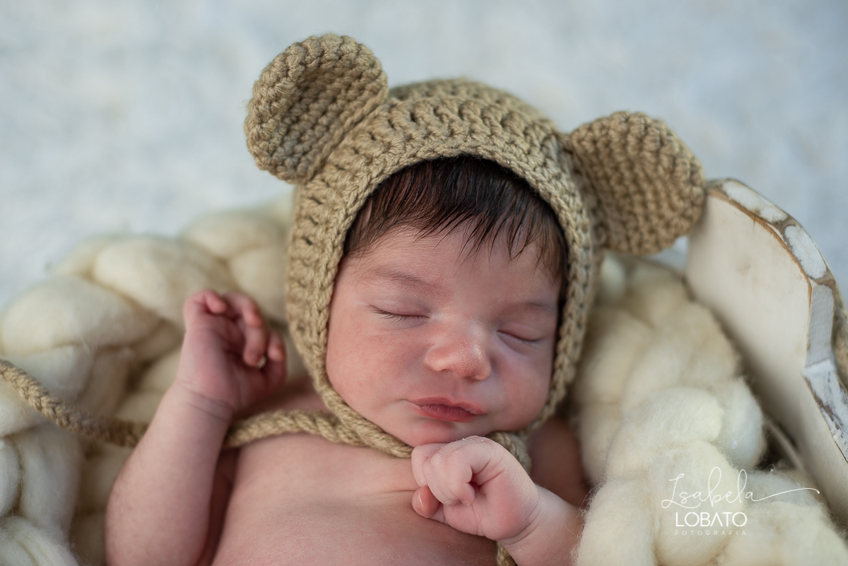 ensaio-fotografico-de-recem-nascido-fotografia-de-bebes-ensaio-newborn-bebe-recem-nascido-fotos-fotografa-de-bebes-em-barbacena-props-roupa-newborn-melhor-fotografa-de-barbacena-estudio-fotografico-infantil-isabela-lobato-fotografia-barbacena-minas-mg