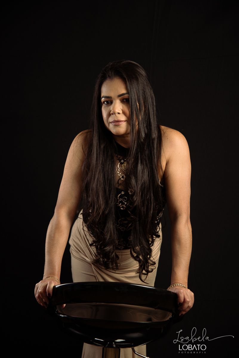 estudio-fotografico-ensaio-fotografico-de-50-anos-luz-de-estudio-softbox-melhor-idade-50-anos-ensaio-boudoir-ensaio-feminino-sensual-um-brinde-aos-50-anos-estudio-fotografico-em-barbacena-isabela-lobato-fotografia-bq-carndai-senhora-dos-remedios-bh-mg