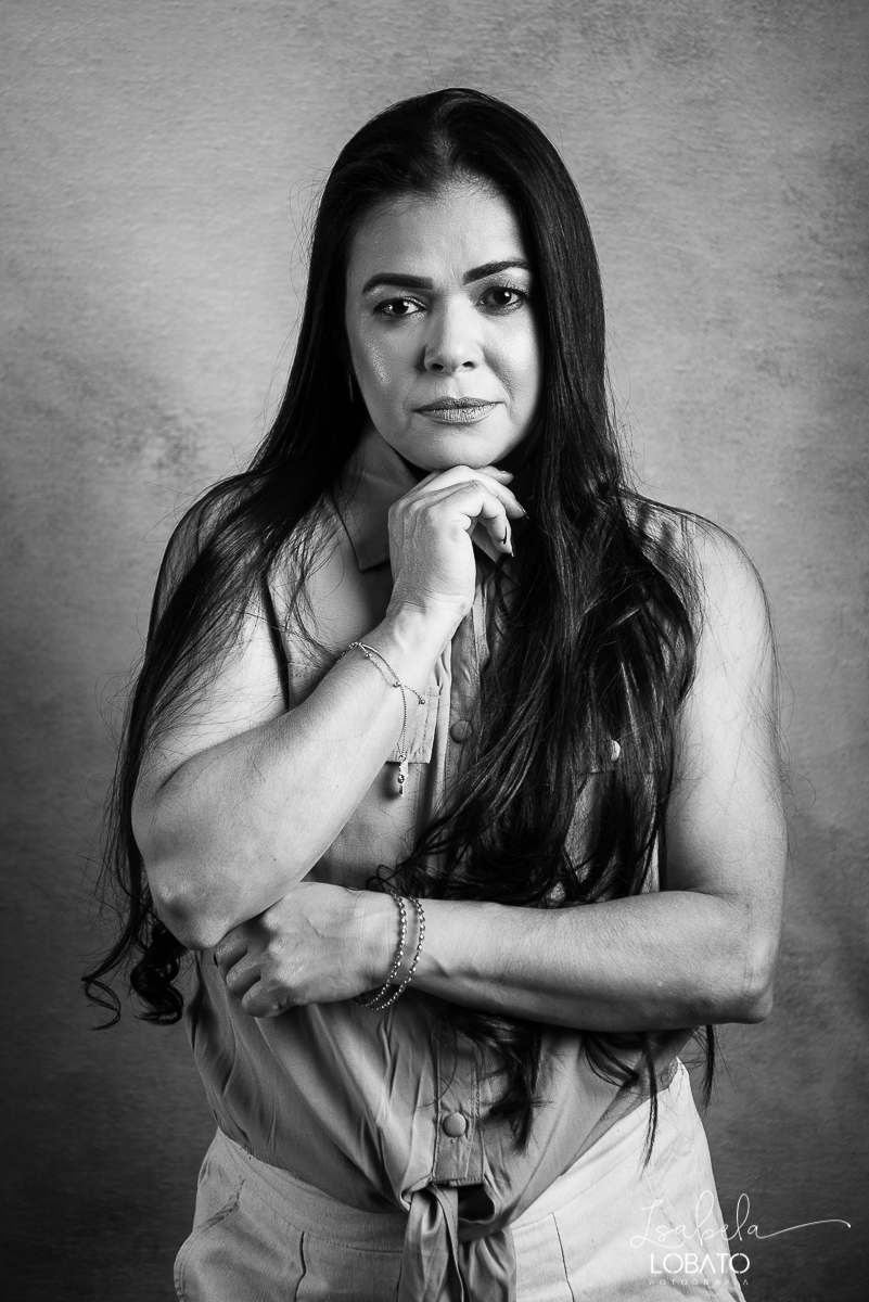 estudio-fotografico-ensaio-fotografico-de-50-anos-luz-de-estudio-softbox-melhor-idade-50-anos-ensaio-boudoir-ensaio-feminino-sensual-um-brinde-aos-50-anos-estudio-fotografico-em-barbacena-isabela-lobato-fotografia-bq-carndai-senhora-dos-remedios-bh-mg