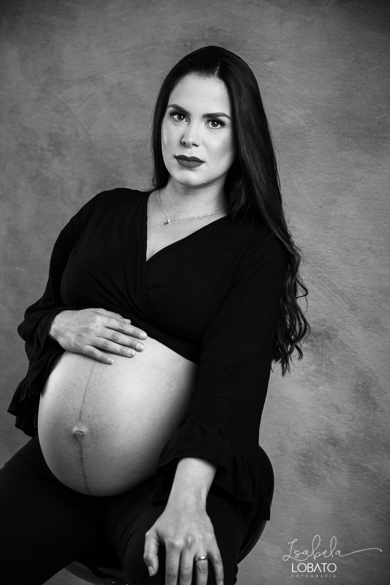 ensaio-gestante-pregnancy-pregnant-pregnancy-photography-gravida-roupa-de-gestante-para-ensaio-fotografico-mundo-azul-fotografa-especializada-em-gestantes-barbacena-carandai-senhora-dos-remedios-alto-rio-doce-isabela-lobato-luz-de-estudio-flash-bq