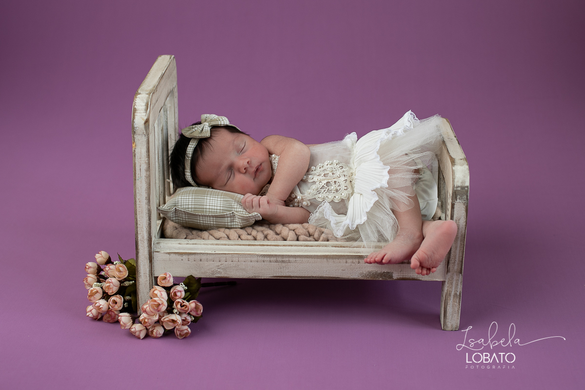 ensaio-fotografico-de-recem-nascido-fotografia-de-bebes-ensaio-newborn-bebe-recem-nascido-fotos-fotografa-de-bebes-em-barbacena-props-roupa-newborn-melhor-fotografa-de-barbacena-estudio-fotografico-infantil-isabela-lobato-fotografia-barbacena-minas-mg