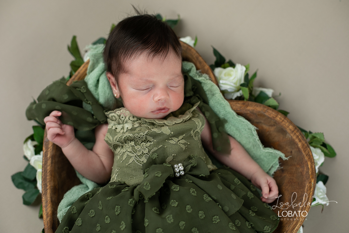 ensaio-fotografico-de-recem-nascido-fotografia-de-bebes-ensaio-newborn-bebe-recem-nascido-fotos-fotografa-de-bebes-em-barbacena-props-roupa-newborn-melhor-fotografa-de-barbacena-estudio-fotografico-infantil-isabela-lobato-fotografia-barbacena-minas-mg