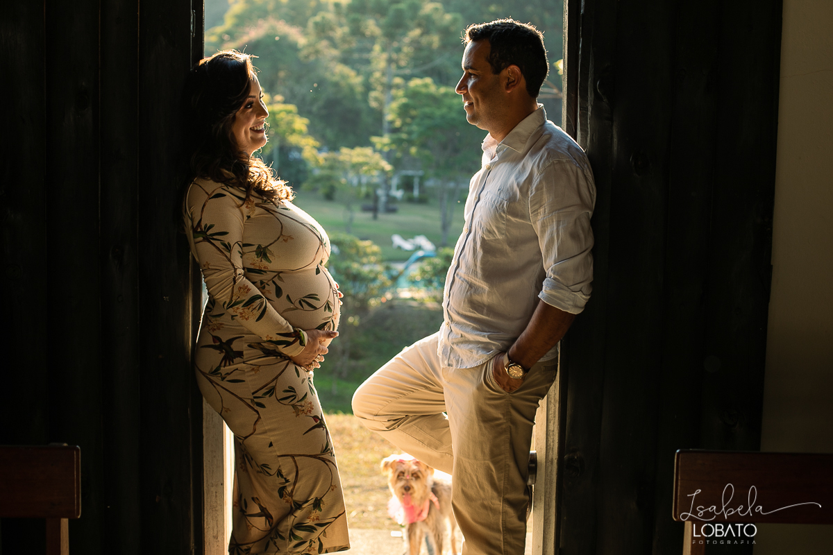 ensaio-gestante-pregnant-photography-pregnant-pregnantlifestyle-gestante-luznatural-mundorosa-lifestyle-irmao-pet-budogfrances-canon-5d-markiv-isabela-lobato-fotografia-melhor-fotografa-de-gestante-de-barbacena-roupa-de-gestante-estudio-de-fotografia-bq