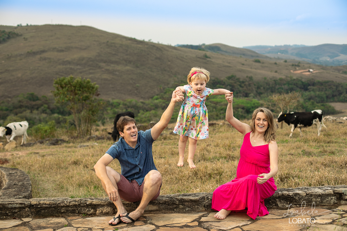 pregnantlifestyle-gestante-luznatural-mundorosa-canon-5d-markiv-isabela-lobato-fotografia-melhor-fotografa-de-gestante-de-barbacena-roupa-de-gestante-estudio-de-fotografia-alto-rio-doce-carandai-saojoao