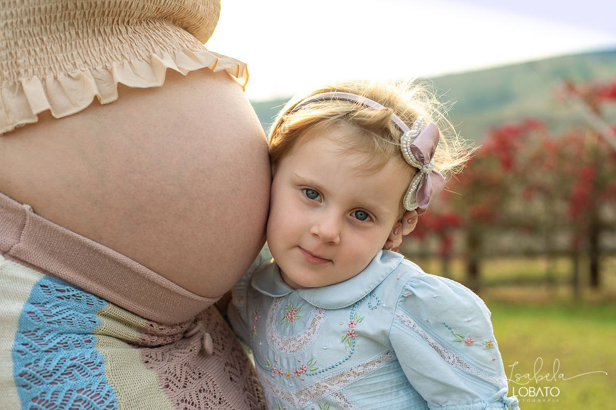 pregnantlifestyle-gestante-luznatural-mundorosa-canon-5d-markiv-isabela-lobato-fotografia-melhor-fotografa-de-gestante-de-barbacena-roupa-de-gestante-estudio-de-fotografia-alto-rio-doce-carandai-saojoao