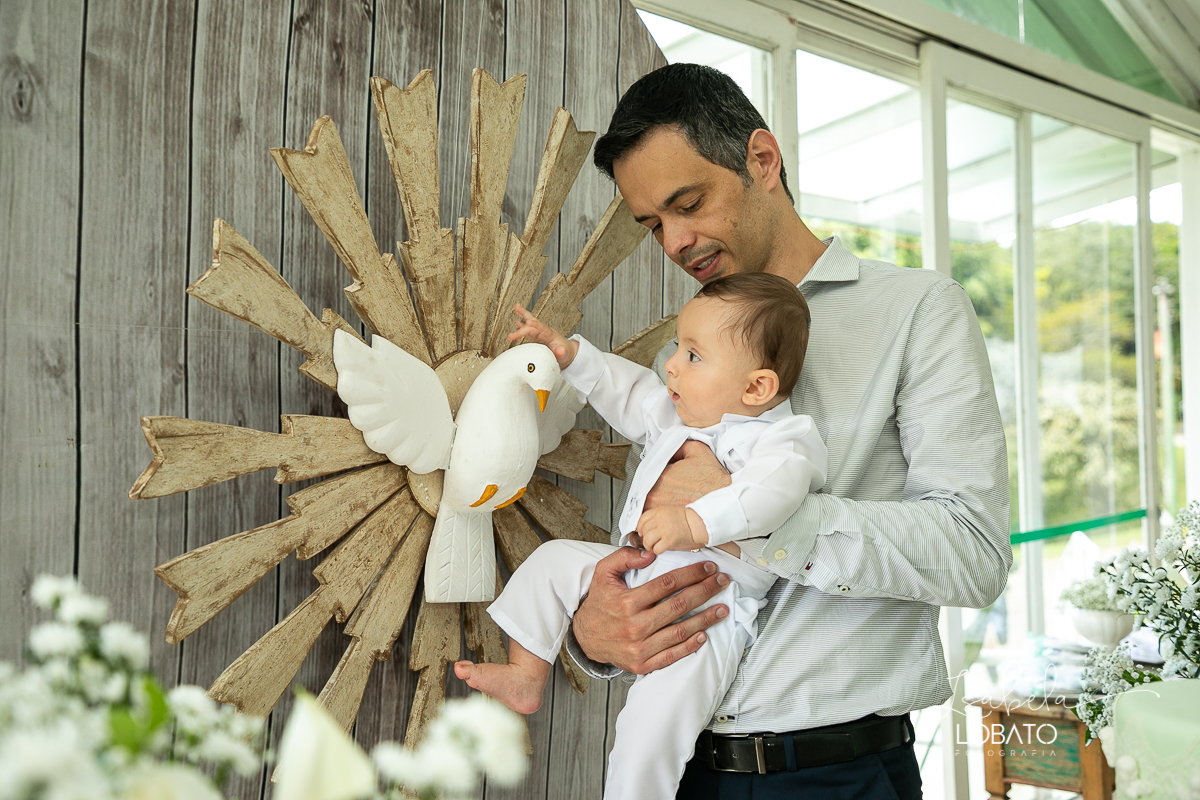 batizado-em-barbacena-mg-sacramento-do-batismo-fotografia-de-batizado-em-barbacena-mg-fotografa-especializada-em-criancas-barbacena-cipotanea-carandai-alto-rio-doce-antonio-carlos-mg-prados-igreja-do-galego-correia-de-almeida-isabela-lobato-fotografia