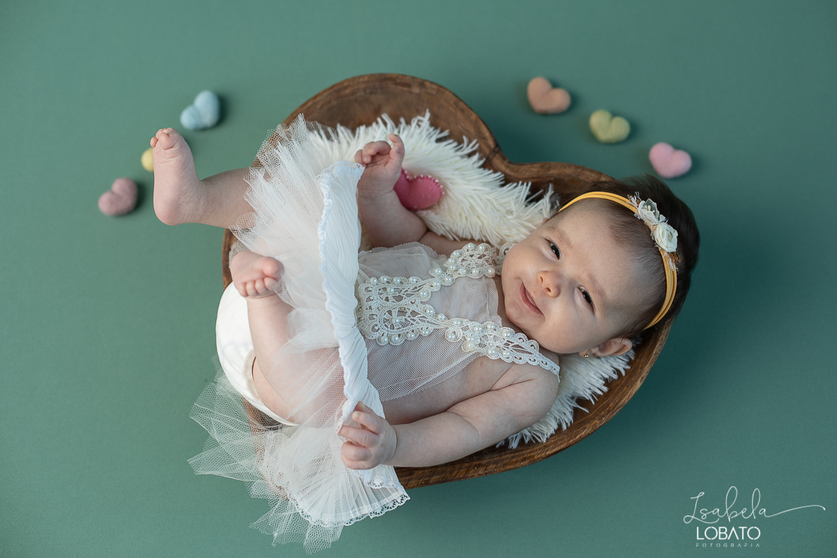 ensaio-a-hora-do-banho-splashy-baby-bebe-na-banheira-banho-de-bebe-fotografa-infantil-book-de-bebe-fases-do-bebe-acompanhamento-fotografico-infantil-fotografa-em-barbacena-antonio-carlos-cipotanea-dores-de-campos-barroso-carandai-estudio-fotografico-em-bq