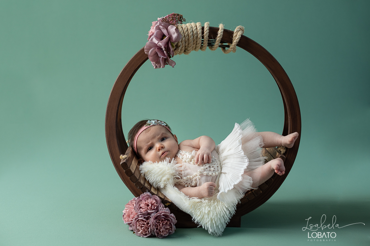 ensaio-a-hora-do-banho-splashy-baby-bebe-na-banheira-banho-de-bebe-fotografa-infantil-book-de-bebe-fases-do-bebe-acompanhamento-fotografico-infantil-fotografa-em-barbacena-antonio-carlos-cipotanea-dores-de-campos-barroso-carandai-estudio-fotografico-em-bq