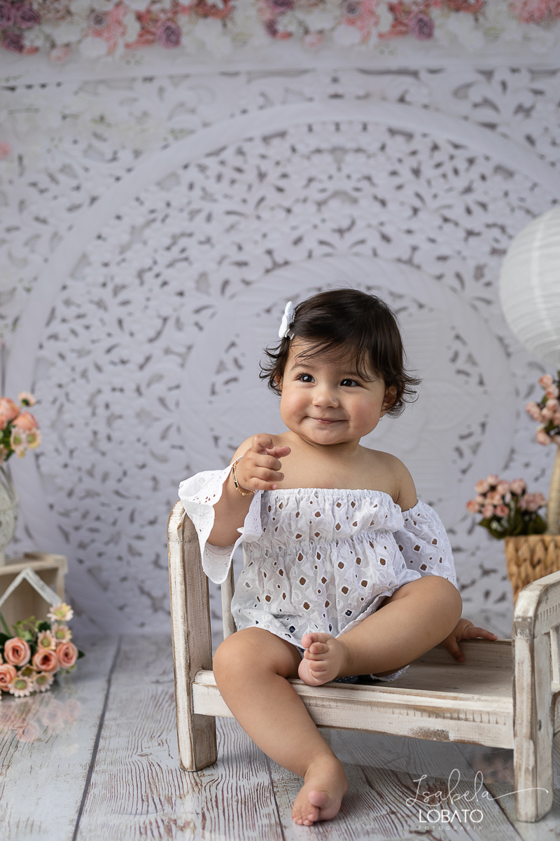 splash-baby-ensaio-fotografico-da-hora-do-banho-ensaio-de-1-ano-fotografa-de-criancas-em-barbacena-isabela-lobato-estudio-fotografico-carandai-alto-rio-doce-cipotanea-senhora-dos-remedios-ibertioga-ressaquinha-acompanhamento-fotografico-infantil-barbacena