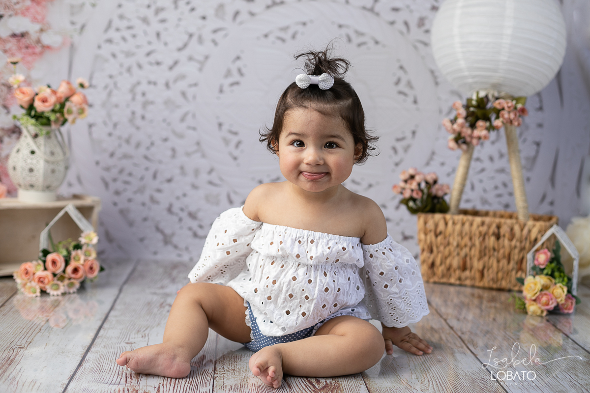 splash-baby-ensaio-fotografico-da-hora-do-banho-ensaio-de-1-ano-fotografa-de-criancas-em-barbacena-isabela-lobato-estudio-fotografico-carandai-alto-rio-doce-cipotanea-senhora-dos-remedios-ibertioga-ressaquinha-acompanhamento-fotografico-infantil-barbacena