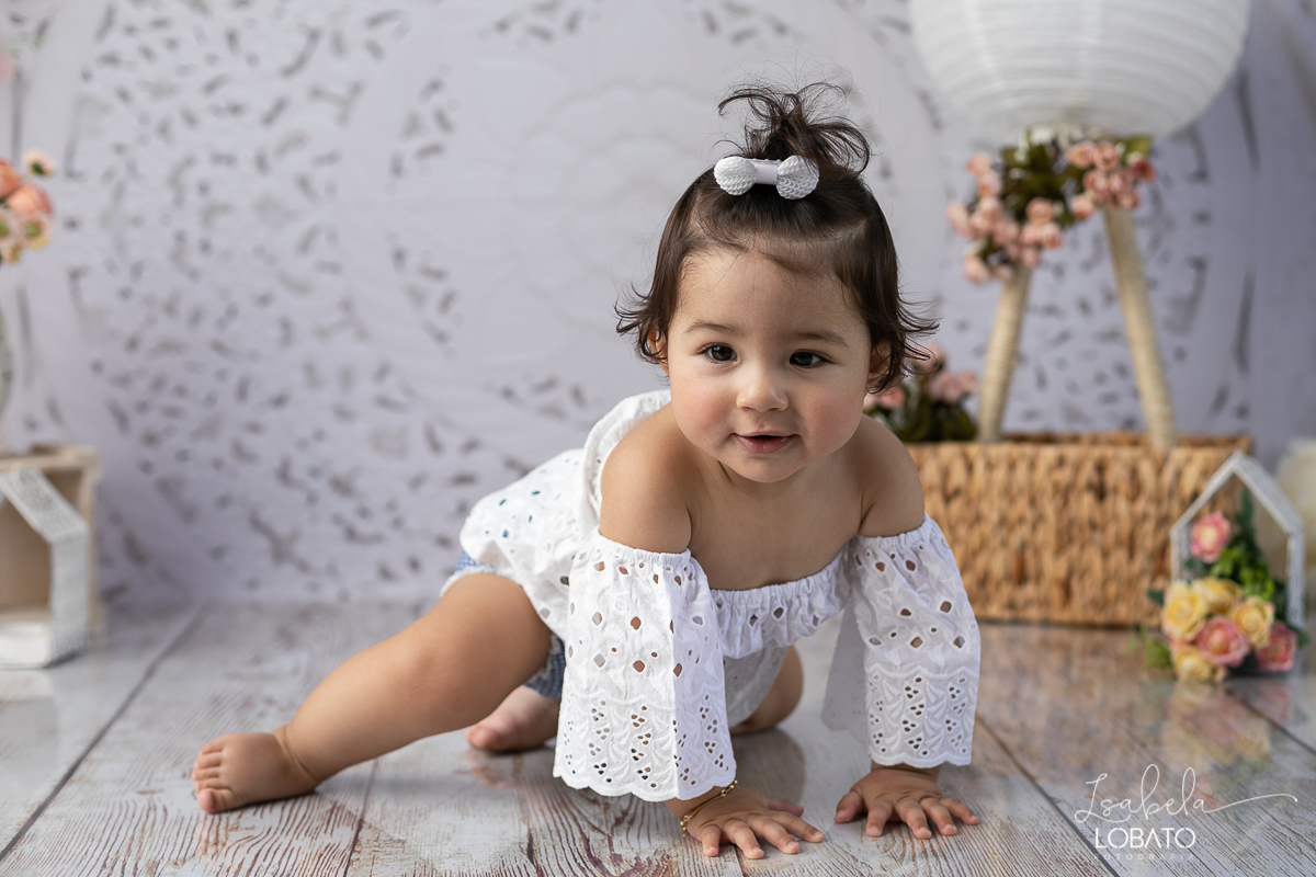 splash-baby-ensaio-fotografico-da-hora-do-banho-ensaio-de-1-ano-fotografa-de-criancas-em-barbacena-isabela-lobato-estudio-fotografico-carandai-alto-rio-doce-cipotanea-senhora-dos-remedios-ibertioga-ressaquinha-acompanhamento-fotografico-infantil-barbacena
