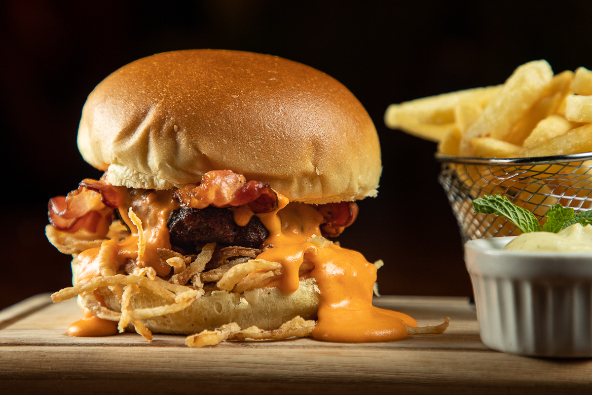 fotografa-de-alimentos-food-photography-gastroart-foodphoto-gourmet-gastronomia-mktdigital-marketing-de-alimentos-midias-sociais-fotografia-gourmet-fotografia-culinaria-food-photography-foodstyling-hamburguer-unique-barbacena-estudio-fotos-isabela-lobato