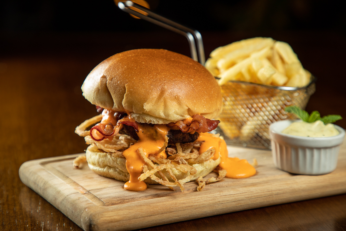 fotografa-de-alimentos-food-photography-gastroart-foodphoto-gourmet-gastronomia-mktdigital-marketing-de-alimentos-midias-sociais-fotografia-gourmet-fotografia-culinaria-food-photography-foodstyling-hamburguer-unique-barbacena-estudio-fotos-isabela-lobato