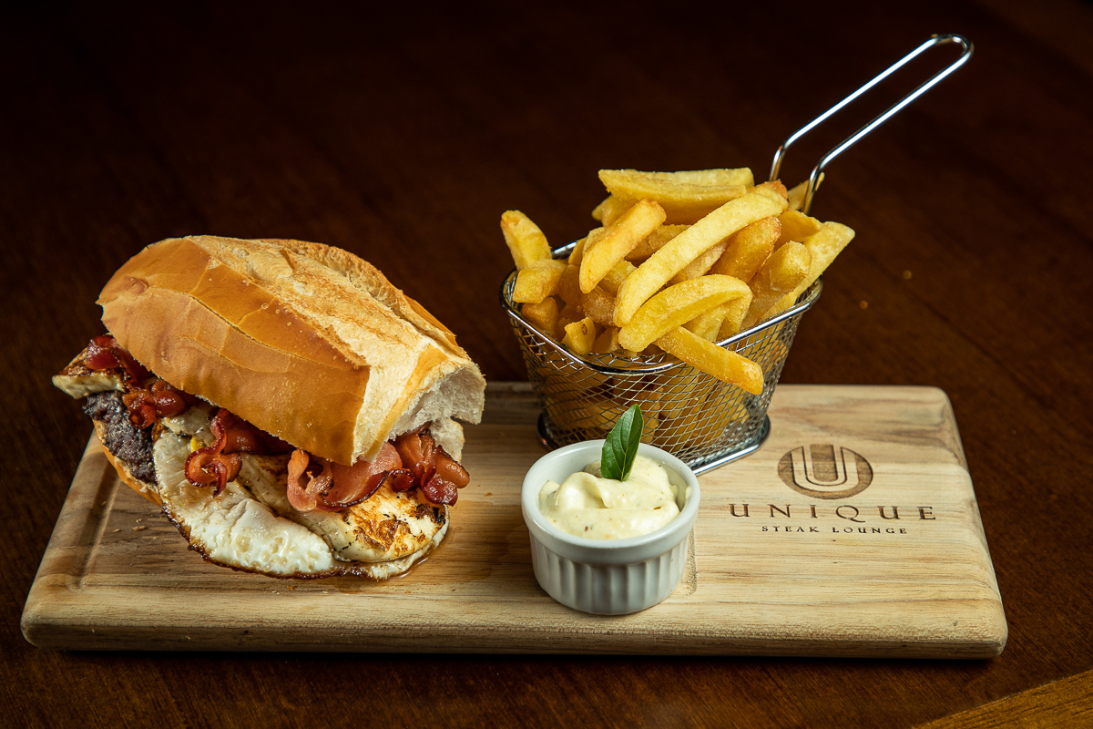 fotografa-de-alimentos-food-photography-gastroart-foodphoto-gourmet-gastronomia-mktdigital-marketing-de-alimentos-midias-sociais-fotografia-gourmet-fotografia-culinaria-food-photography-foodstyling-hamburguer-unique-barbacena-estudio-fotos-isabela-lobato