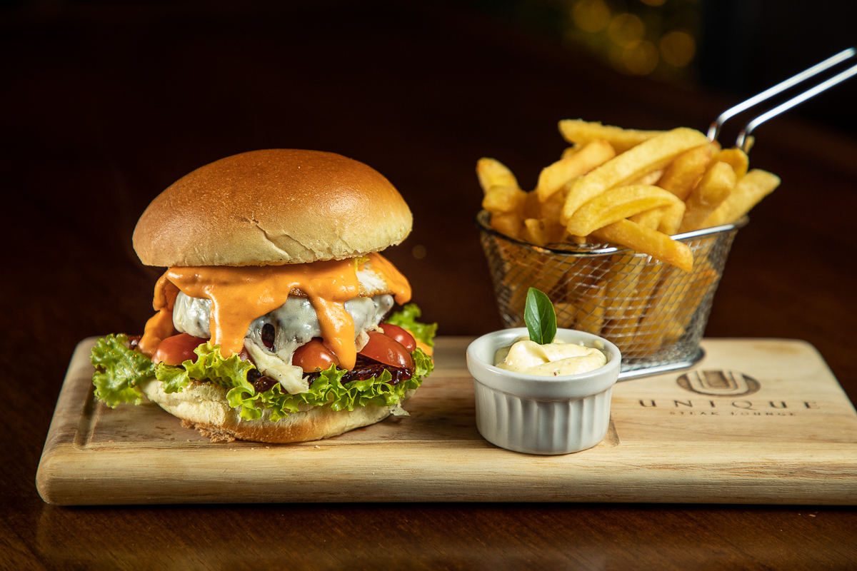 fotografa-de-alimentos-food-photography-gastroart-foodphoto-gourmet-gastronomia-mktdigital-marketing-de-alimentos-midias-sociais-fotografia-gourmet-fotografia-culinaria-food-photography-foodstyling-hamburguer-unique-barbacena-estudio-fotos-isabela-lobato