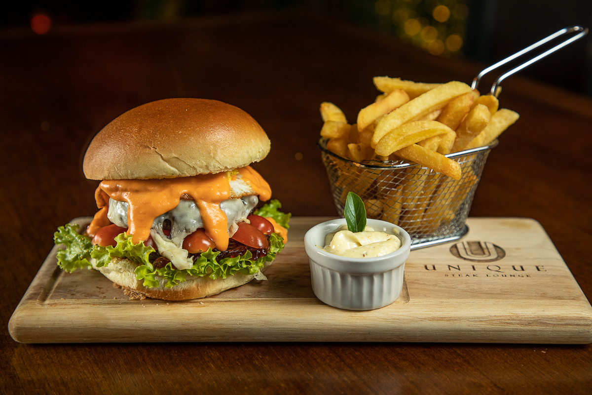 fotografa-de-alimentos-food-photography-gastroart-foodphoto-gourmet-gastronomia-mktdigital-marketing-de-alimentos-midias-sociais-fotografia-gourmet-fotografia-culinaria-food-photography-foodstyling-hamburguer-unique-barbacena-estudio-fotos-isabela-lobato