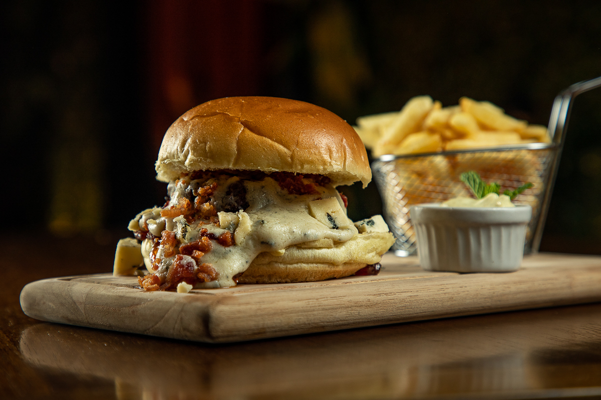 fotografa-de-alimentos-food-photography-gastroart-foodphoto-gourmet-gastronomia-mktdigital-marketing-de-alimentos-midias-sociais-fotografia-gourmet-fotografia-culinaria-food-photography-foodstyling-hamburguer-unique-barbacena-estudio-fotos-isabela-lobato