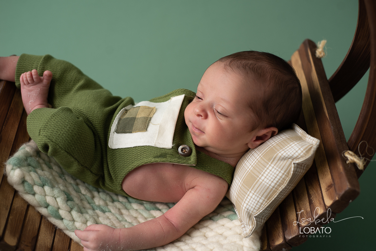 ensaio-fotografico-de-recem-nascido-fotografia-de-bebes-ensaio-newborn-bebe-recem-nascido-fotos-fotografa-de-bebes-em-barbacena-props-roupa-newborn-melhor-fotografa-de-barbacena-estudio-fotografico-infantil-isabela-lobato-fotografia-barbacena-minas-mg