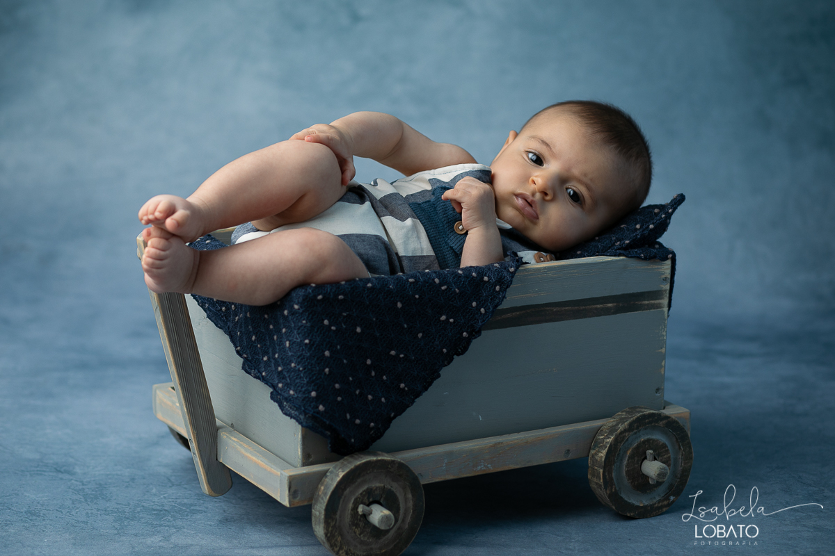 fases-do-bebe-bebe-de-3-meses-acompanhamento-fotografico-mensal-acompanhamento-fotografico-trimestral-acompanhamento-fotografico-criativo-prosdoben-lefotick-fotografa-infantil-em-barbacena-estudio-de-fotos-isabela-lobato-newborn