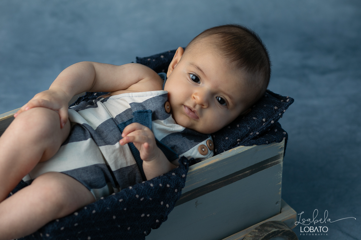 fases-do-bebe-bebe-de-3-meses-acompanhamento-fotografico-mensal-acompanhamento-fotografico-trimestral-acompanhamento-fotografico-criativo-prosdoben-lefotick-fotografa-infantil-em-barbacena-estudio-de-fotos-isabela-lobato-newborn