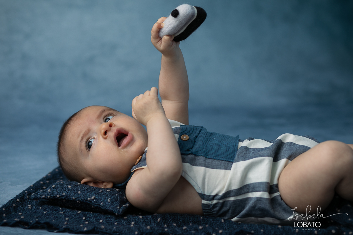 fases-do-bebe-bebe-de-3-meses-acompanhamento-fotografico-mensal-acompanhamento-fotografico-trimestral-acompanhamento-fotografico-criativo-prosdoben-lefotick-fotografa-infantil-em-barbacena-estudio-de-fotos-isabela-lobato-newborn