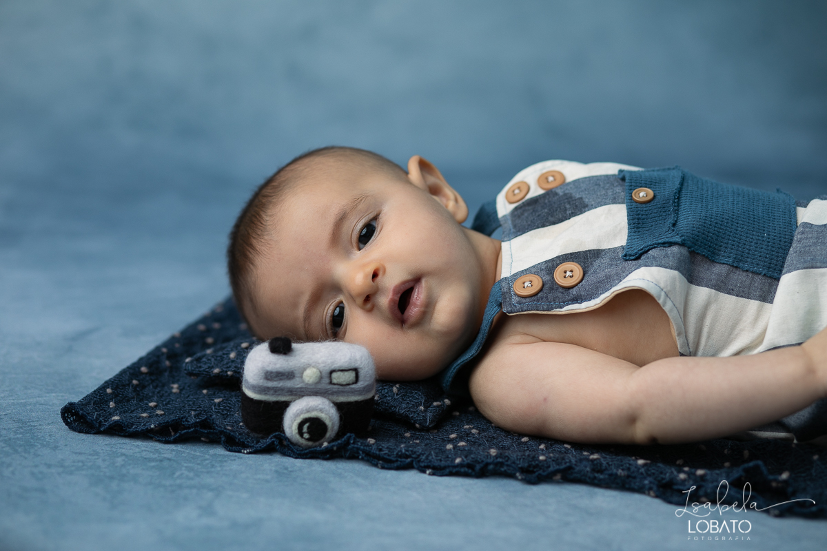 fases-do-bebe-bebe-de-3-meses-acompanhamento-fotografico-mensal-acompanhamento-fotografico-trimestral-acompanhamento-fotografico-criativo-prosdoben-lefotick-fotografa-infantil-em-barbacena-estudio-de-fotos-isabela-lobato-newborn