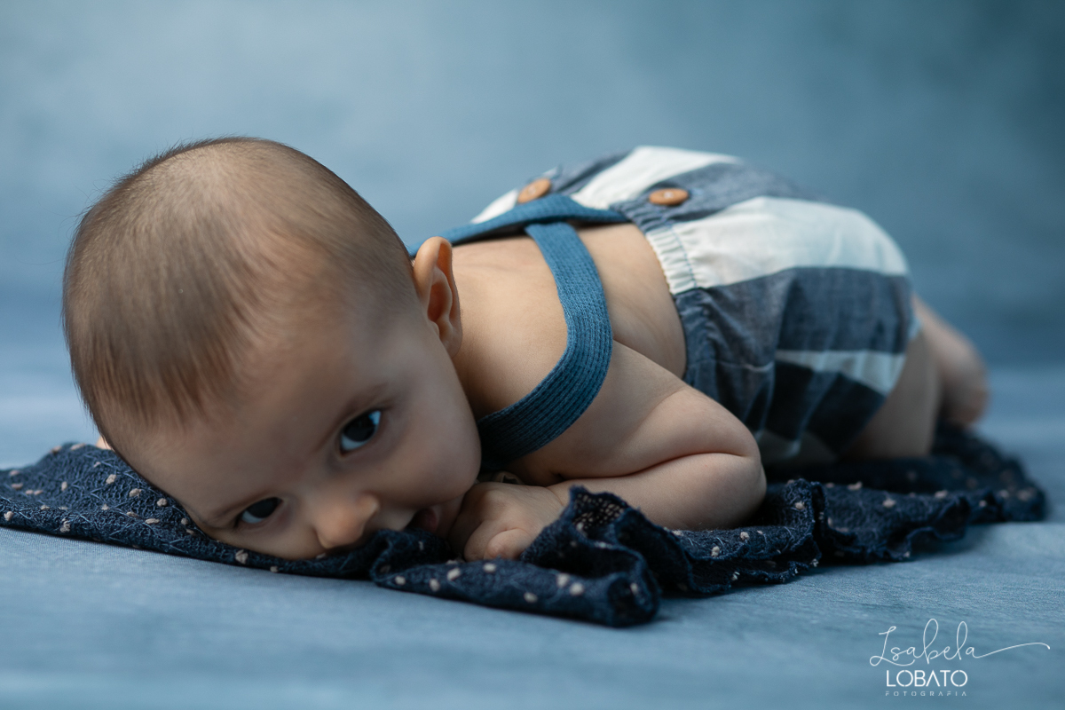 fases-do-bebe-bebe-de-3-meses-acompanhamento-fotografico-mensal-acompanhamento-fotografico-trimestral-acompanhamento-fotografico-criativo-prosdoben-lefotick-fotografa-infantil-em-barbacena-estudio-de-fotos-isabela-lobato-newborn