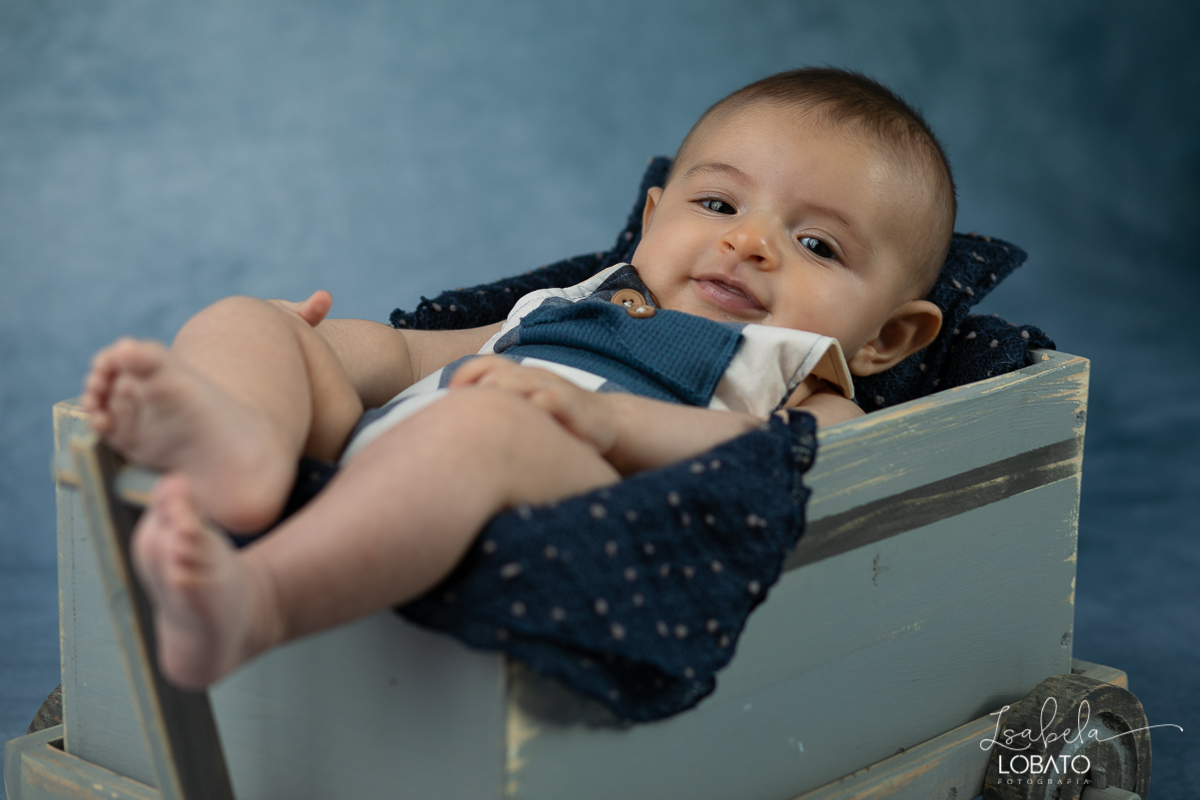 fases-do-bebe-bebe-de-3-meses-acompanhamento-fotografico-mensal-acompanhamento-fotografico-trimestral-acompanhamento-fotografico-criativo-prosdoben-lefotick-fotografa-infantil-em-barbacena-estudio-de-fotos-isabela-lobato-newborn