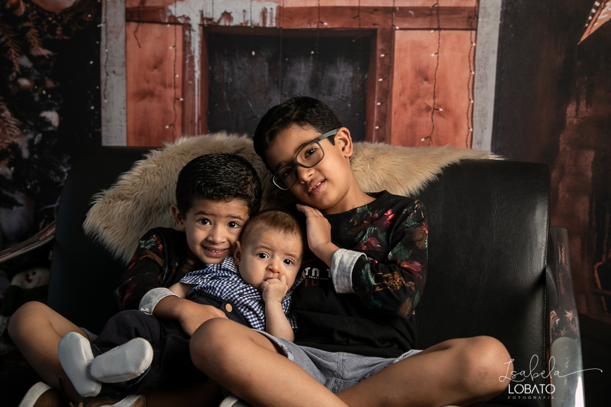 sessao-fotografica-de-natal-mini-sessao-de-natal-fotografia-de-natal-2021-foto-de-natal-cenario-fotografico-de-natal-fundo-fotografico-de-natal-wentz-fundos-fotograficos-britsh-short-hair-gato-britanico-pelo-curto-isabela-lobato-fotografia-estudio-bq