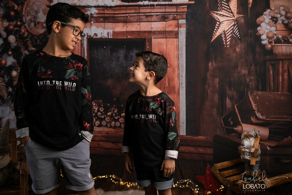 sessao-fotografica-de-natal-mini-sessao-de-natal-fotografia-de-natal-2021-foto-de-natal-cenario-fotografico-de-natal-fundo-fotografico-de-natal-wentz-fundos-fotograficos-britsh-short-hair-gato-britanico-pelo-curto-isabela-lobato-fotografia-estudio-bq