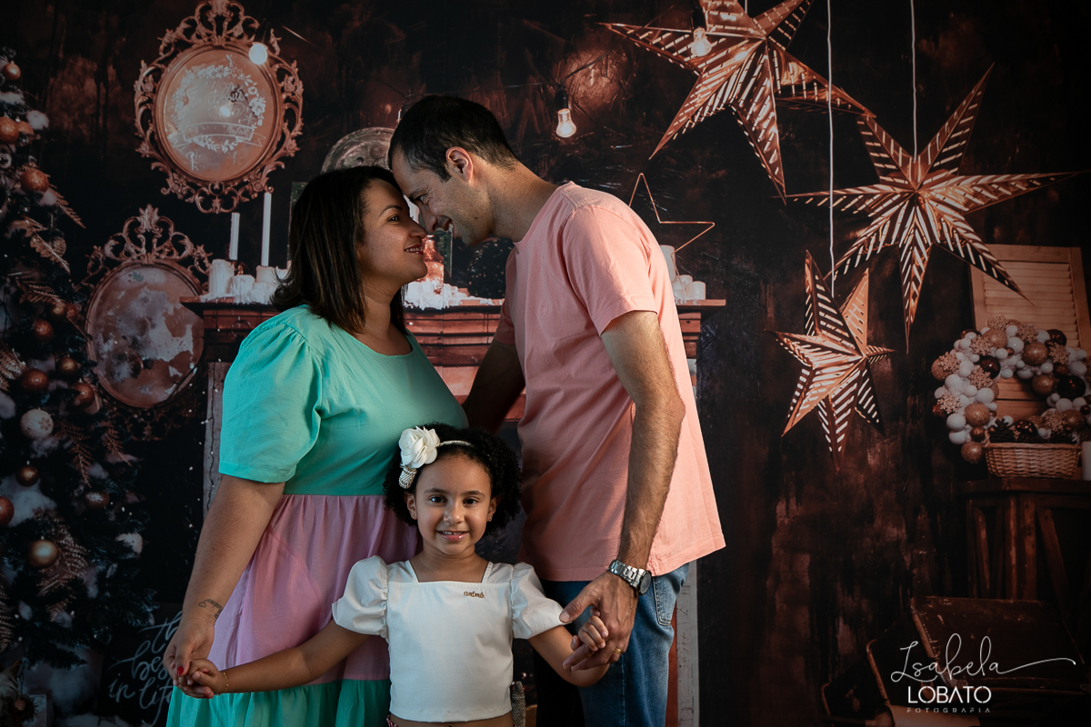 sessao-fotografica-de-natal-mini-sessao-de-natal-fotografia-de-natal-2021-foto-de-natal-cenario-fotografico-de-natal-fundo-fotografico-de-natal-wentz-fundos-fotograficos-britsh-short-hair-gato-britanico-pelo-curto-isabela-lobato-fotografia-estudio-bq