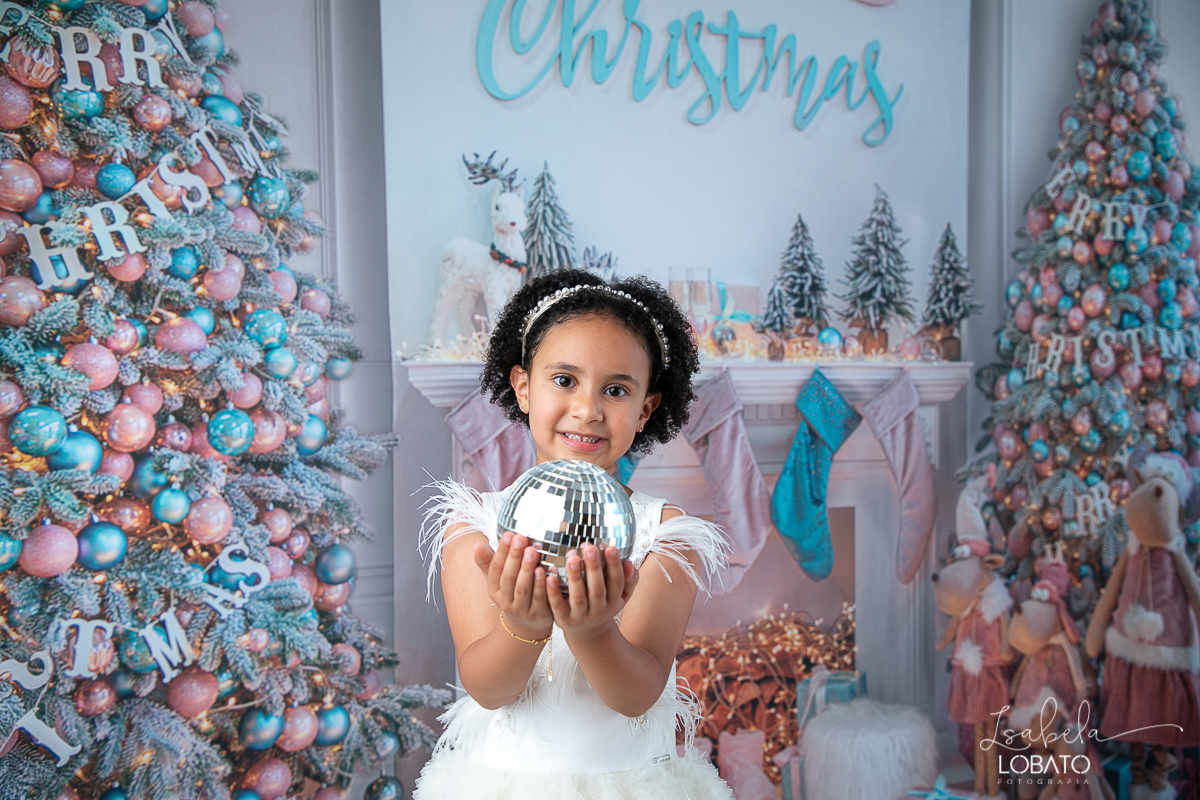 sessao-fotografica-de-natal-mini-sessao-de-natal-fotografia-de-natal-2021-foto-de-natal-cenario-fotografico-de-natal-fundo-fotografico-de-natal-wentz-fundos-fotograficos-britsh-short-hair-gato-britanico-pelo-curto-isabela-lobato-fotografia-estudio-bq