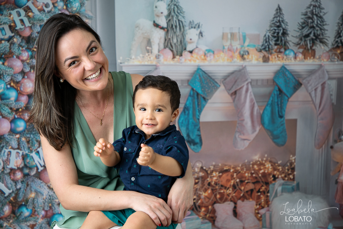 sessao-fotografica-de-natal-mini-sessao-de-natal-fotografia-de-natal-2021-foto-de-natal-cenario-fotografico-de-natal-fundo-fotografico-de-natal-wentz-fundos-fotograficos-britsh-short-hair-gato-britanico-pelo-curto-isabela-lobato-fotografia-estudio-bq