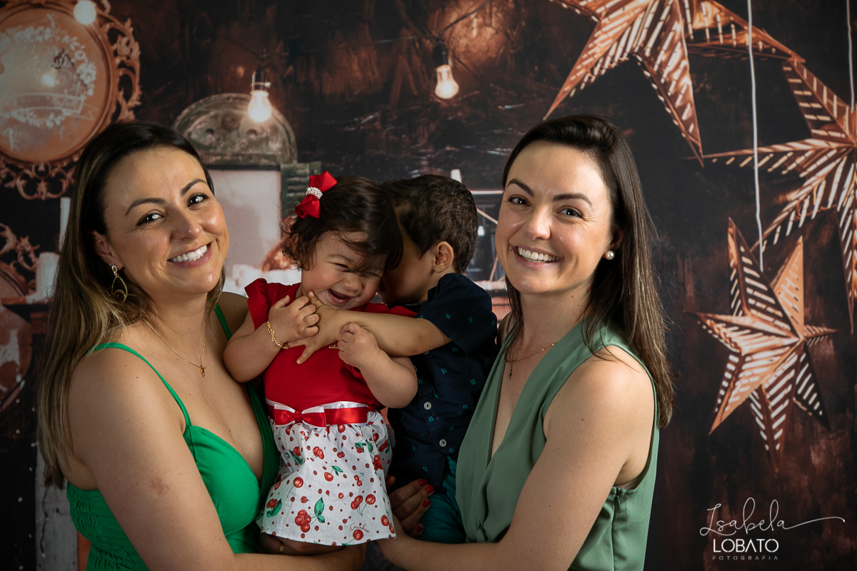 sessao-fotografica-de-natal-mini-sessao-de-natal-fotografia-de-natal-2021-foto-de-natal-cenario-fotografico-de-natal-fundo-fotografico-de-natal-wentz-fundos-fotograficos-britsh-short-hair-gato-britanico-pelo-curto-isabela-lobato-fotografia-estudio-bq