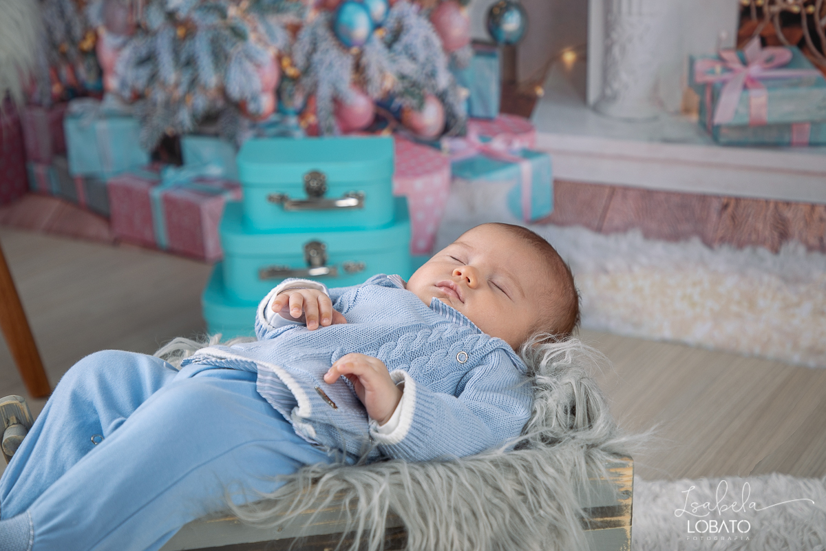 sessao-fotografica-de-natal-mini-sessao-de-natal-fotografia-de-natal-2021-foto-de-natal-cenario-fotografico-de-natal-fundo-fotografico-de-natal-wentz-fundos-fotograficos-isabela-lobato-fotografia-estudio-bq-retratos-de-natal-ensaio-fotografico-de-natal