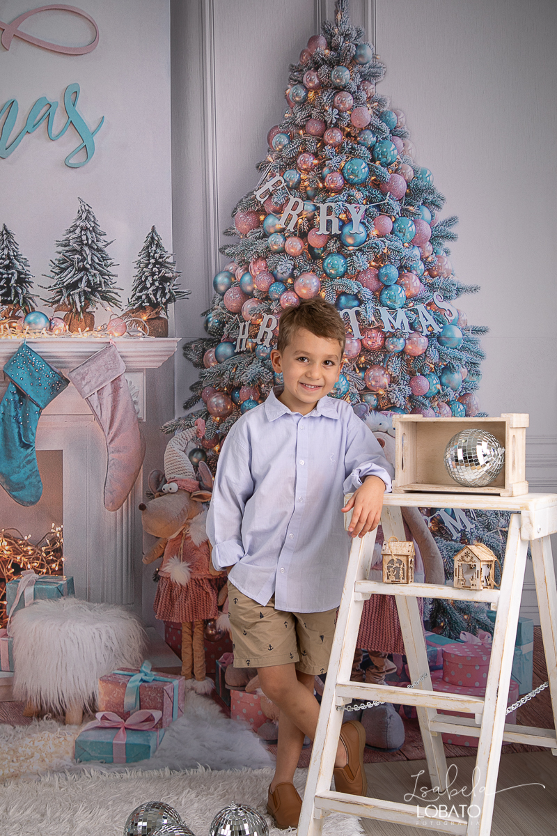 sessao-fotografica-de-natal-mini-sessao-de-natal-fotografia-de-natal-2021-foto-de-natal-cenario-fotografico-de-natal-fundo-fotografico-de-natal-wentz-fundos-fotograficos-isabela-lobato-fotografia-estudio-bq-retratos-de-natal-ensaio-fotografico-de-natal