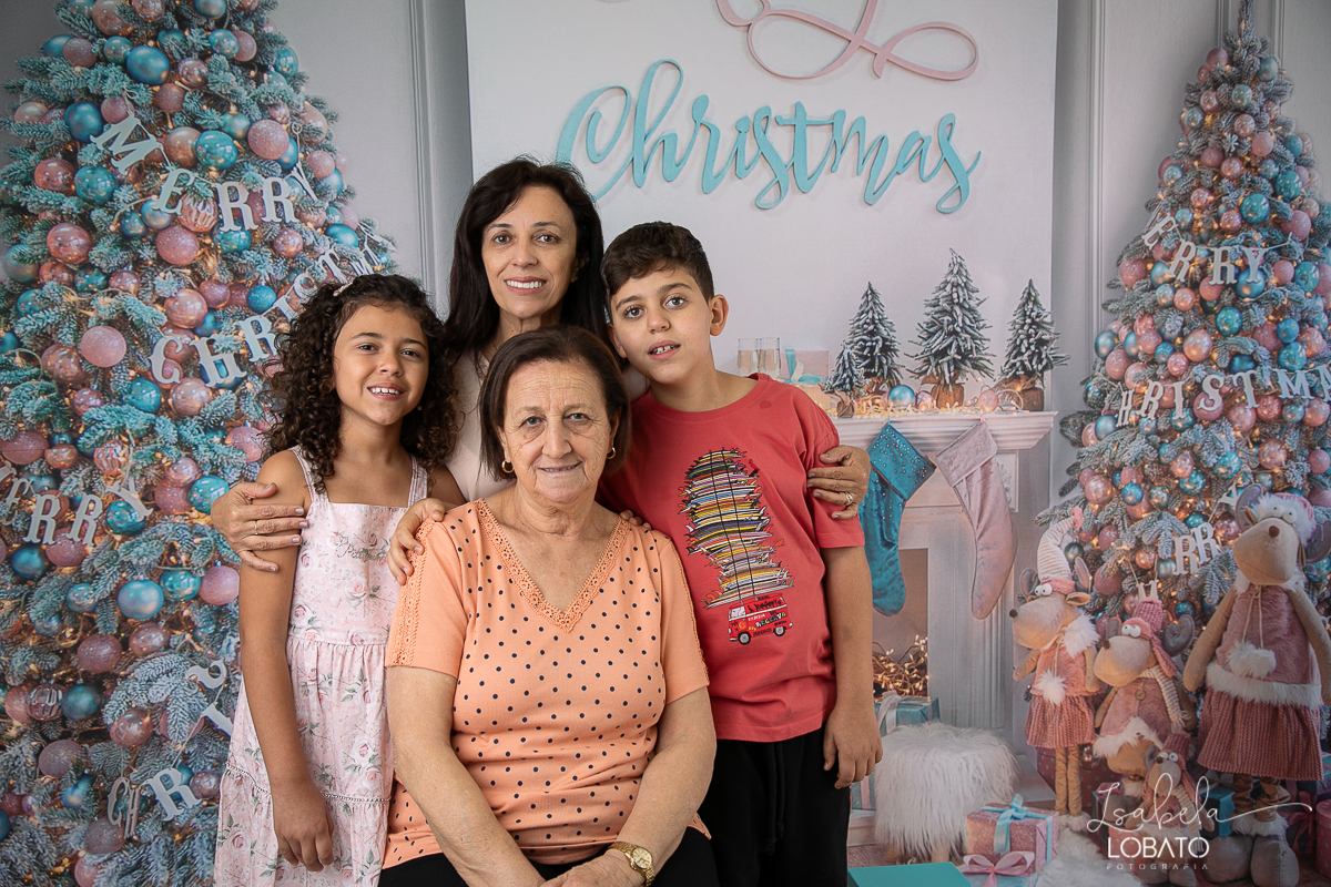 sessao-fotografica-de-natal-mini-sessao-de-natal-fotografia-de-natal-2021-foto-de-natal-cenario-fotografico-de-natal-fundo-fotografico-de-natal-wentz-fundos-fotograficos-isabela-lobato-fotografia-estudio-bq-retratos-de-natal-ensaio-fotografico-de-natal