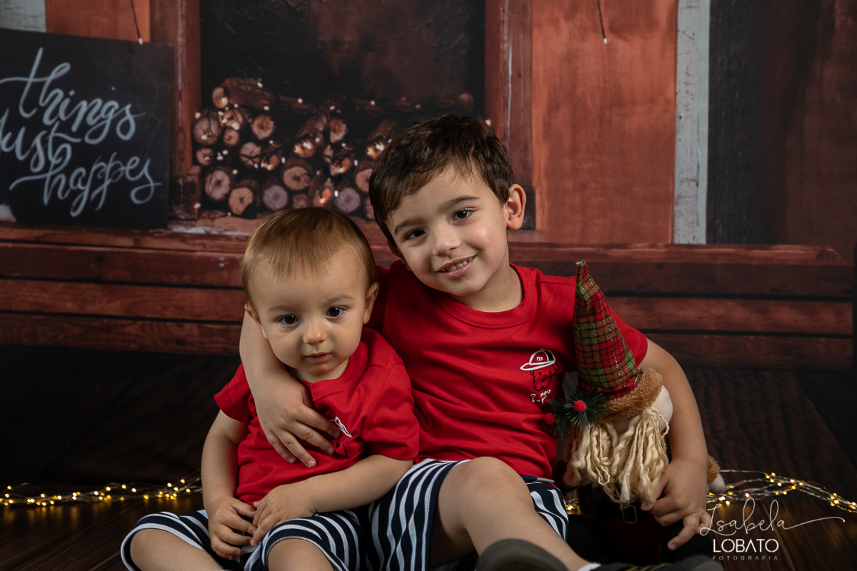 sessao-fotografica-de-natal-mini-sessao-de-natal-fotografia-de-natal-2021-foto-de-natal-cenario-fotografico-de-natal-fundo-fotografico-de-natal-wentz-fundos-fotograficos-isabela-lobato-fotografia-estudio-bq-retratos-de-natal-ensaio-fotografico-de-natal