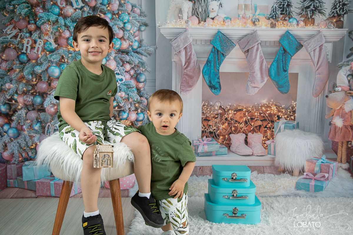 sessao-fotografica-de-natal-mini-sessao-de-natal-fotografia-de-natal-2021-foto-de-natal-cenario-fotografico-de-natal-fundo-fotografico-de-natal-wentz-fundos-fotograficos-isabela-lobato-fotografia-estudio-bq-retratos-de-natal-ensaio-fotografico-de-natal