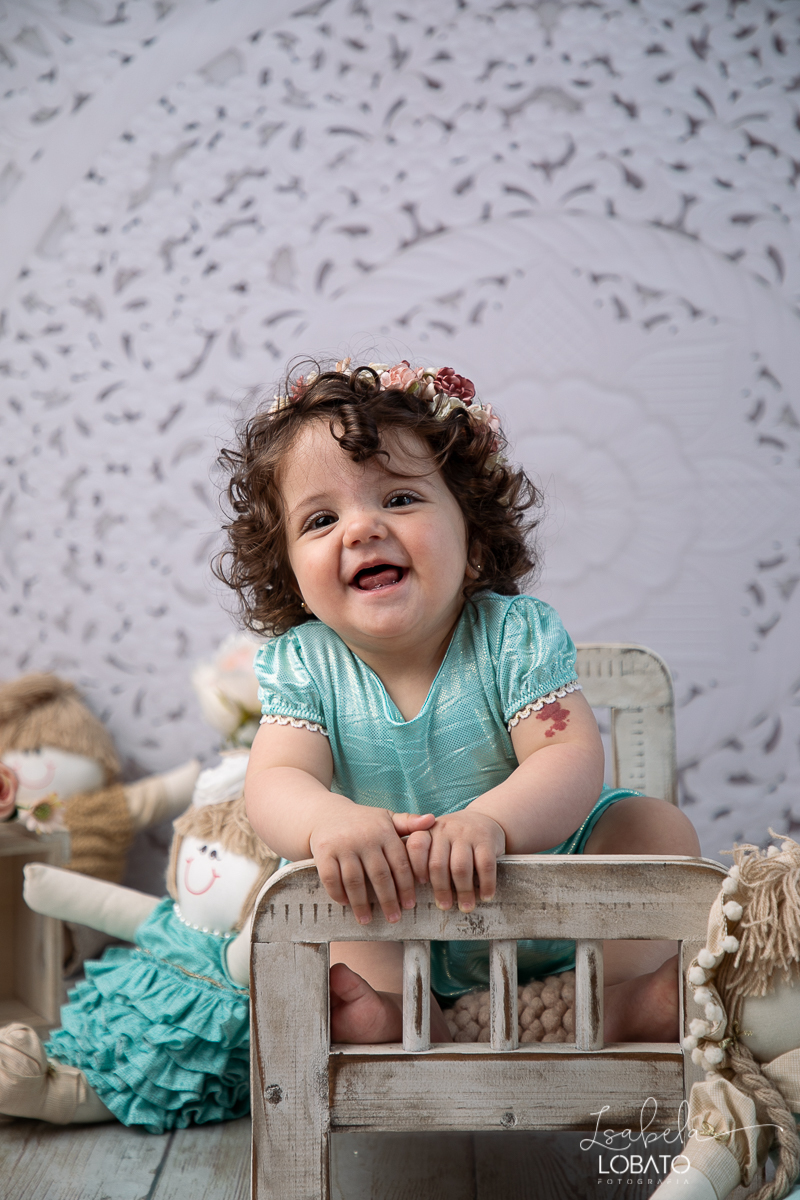 splash-baby-ensaio-fotografico-da-hora-do-banho-ensaio-de-1-ano-fotografa-de-criancas-em-barbacena-isabela-lobato-estudio-fotografico-carandai-alto-rio-doce-cipotanea-senhora-dos-remedios-ibertioga-ressaquinha-acompanhamento-fotografico-infantil-barbacena