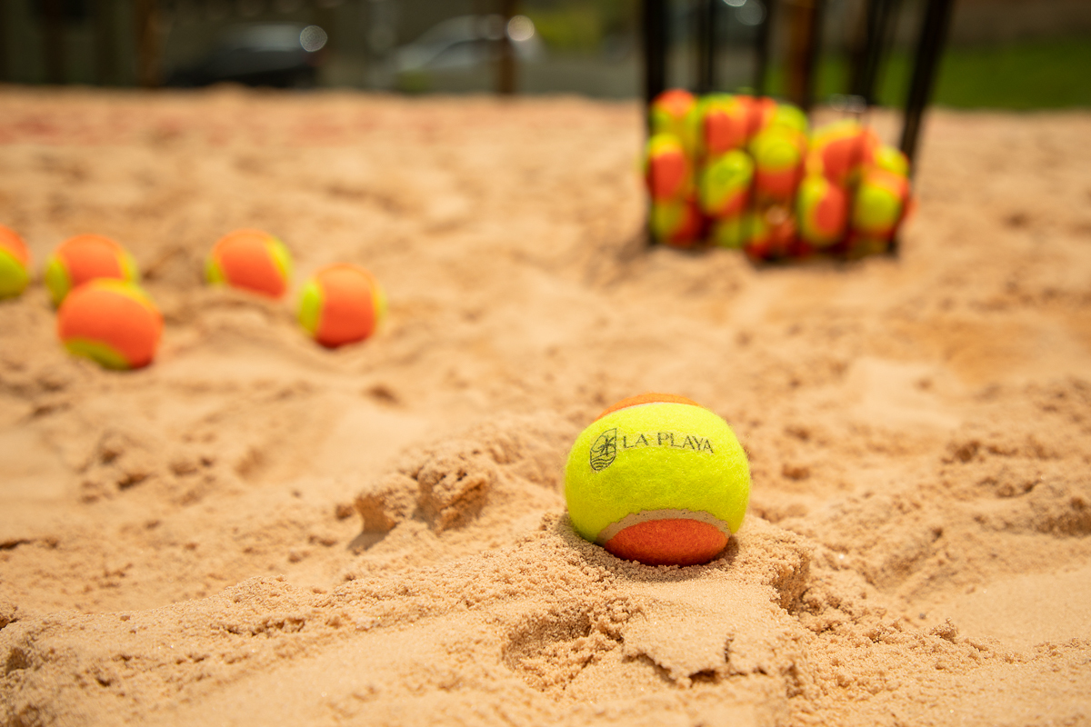 beach-tennis-vôlei-de-praia-️futevôlei-quadra-de-esportes-na-areia-la-playa-barbacena-pe-na-areia-esporte-e-recreaçao-avenida-sanitaria-barbacena-mg-rquete-bola-de-tenis-volei-de-areia-fotografia-publicitaria-em-barbacena-isabela-lobato-fotografia