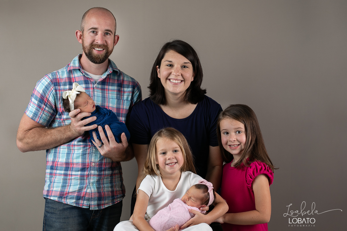 ensaio-fotografico-de-recem-nascido-fotografia-de-bebes-ensaio-newborn-bebe-recem-nascido-fotos-fotografa-de-bebes-newborn-de-gemeas-melhor-fotografa-de-barbacena-estudio-fotografico-infantil-isabela-lobato-fotografia-barbacena-minas-mg