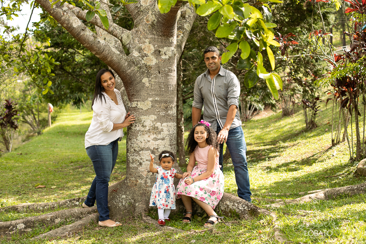 park-hotel-mantiqueira-barbacena-ensaio-fotografico-em-barbacena-fotos-de-familia-fotografa-de-crianca-em-barbacena-estudio-fotografico-em-barbacena-isabela-lobato-fotografia-galinha-pintadinha