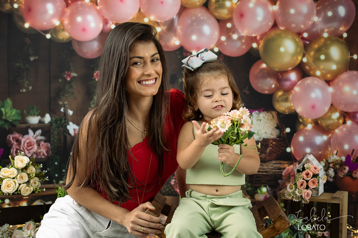 ensaio-fotografico-infatil-ensaio-de-2-anos-festa-jardim-encantado-decoracao-de-baloes-jardim-encantado-ensaio-fotofrafico-jardim-encantado-fundo-fotografico-jardim-encantado-decoracao-com-flores-fotografa-de-criancas-barbacena-carandai-alto-rio-doce-jfmg