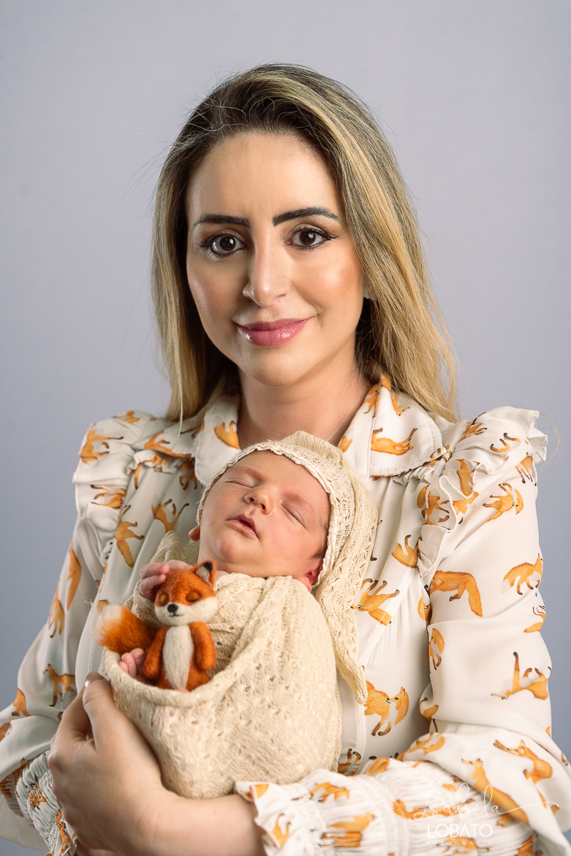 ensaio-fotografico-de-recem-nascido-ensaio-newborn-bebe-recem-nascido-sono-do-bebe-acompanhamento-fotografico-infantil-cenario-de-newborn-fundo-fotografico-para-ensaio-newborn-fotografa-especialista-em-ensaio-newborn-isabela-lobato-fotografia-barbacena-mg