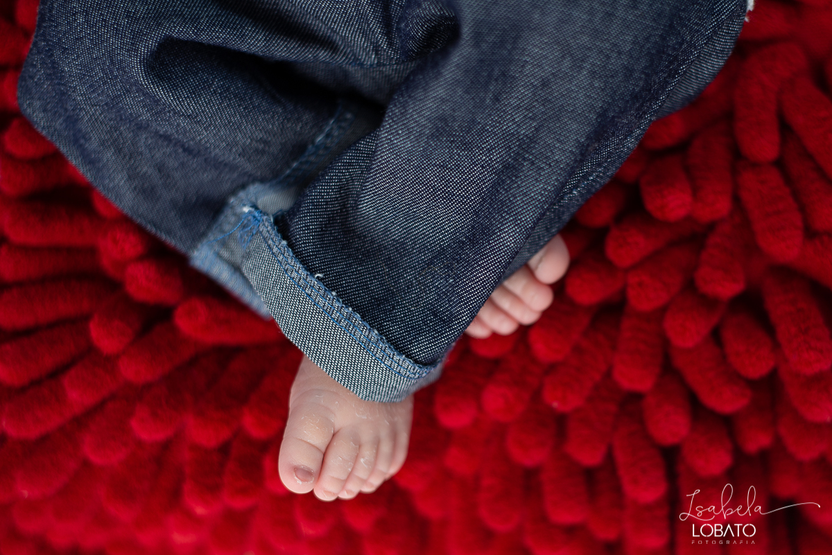 ensaio-fotografico-de-recem-nascido-ensaio-newborn-bebe-recem-nascido-sono-do-bebe-acompanhamento-fotografico-infantil-cenario-de-newborn-fundo-fotografico-para-ensaio-newborn-fotografa-especialista-em-ensaio-newborn-isabela-lobato-fotografia-barbacena-mg