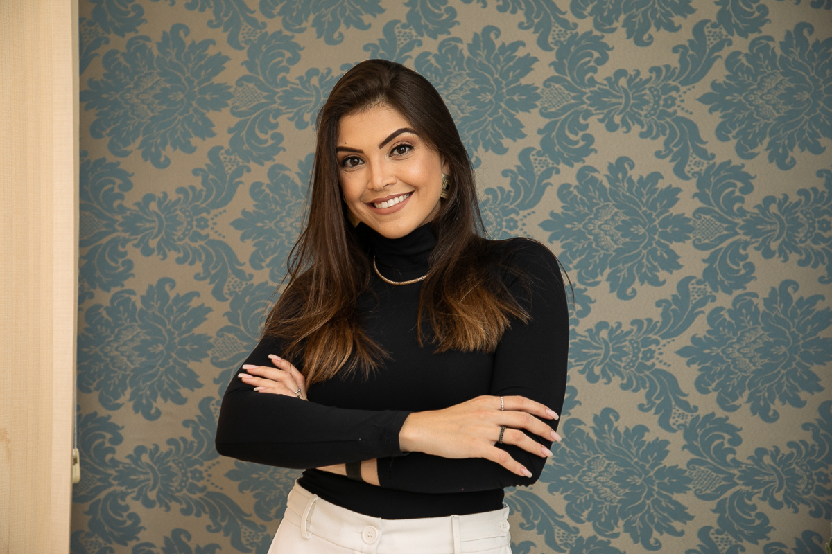 fotografia-publicitaria-retrato-corporativo-mkt-marketing-digital-para-psicologo-foto-de-consultorio-pscicologico-psicologa-em-barbacena-thais-nascimento-psicologa-fotografa-de-publicidade-em-barbacena-redes-sociais-de-psicologo-isabela-lobato-fotografia