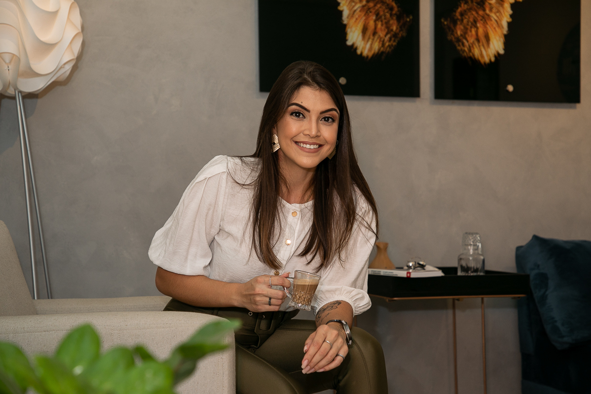 fotografia-publicitaria-retrato-corporativo-mkt-marketing-digital-para-psicologo-foto-de-consultorio-pscicologico-psicologa-em-barbacena-thais-nascimento-psicologa-fotografa-de-publicidade-em-barbacena-redes-sociais-de-psicologo-isabela-lobato-fotografia