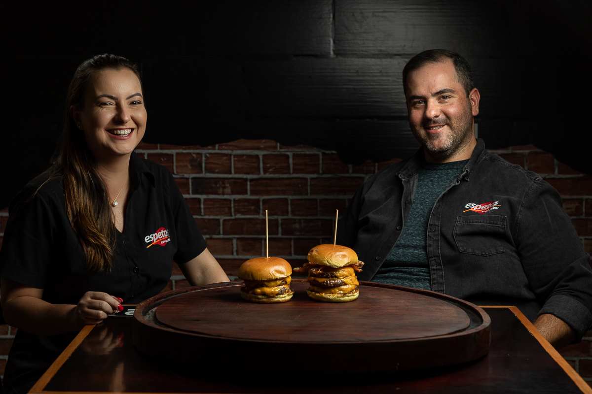 espetos-novo-sabor-espetos-barbacena-churrascaria-barbacena-carnes-nobres-vpj-hamburguer-artesanal-barbacena-mkt-hamburgueria-ogrostronomia-melhores-restaurantes-barbacena-hamburguer-artesanal-bq-fotografa-de-gastronomia-isabela-lobato-fotografia-bq-mg