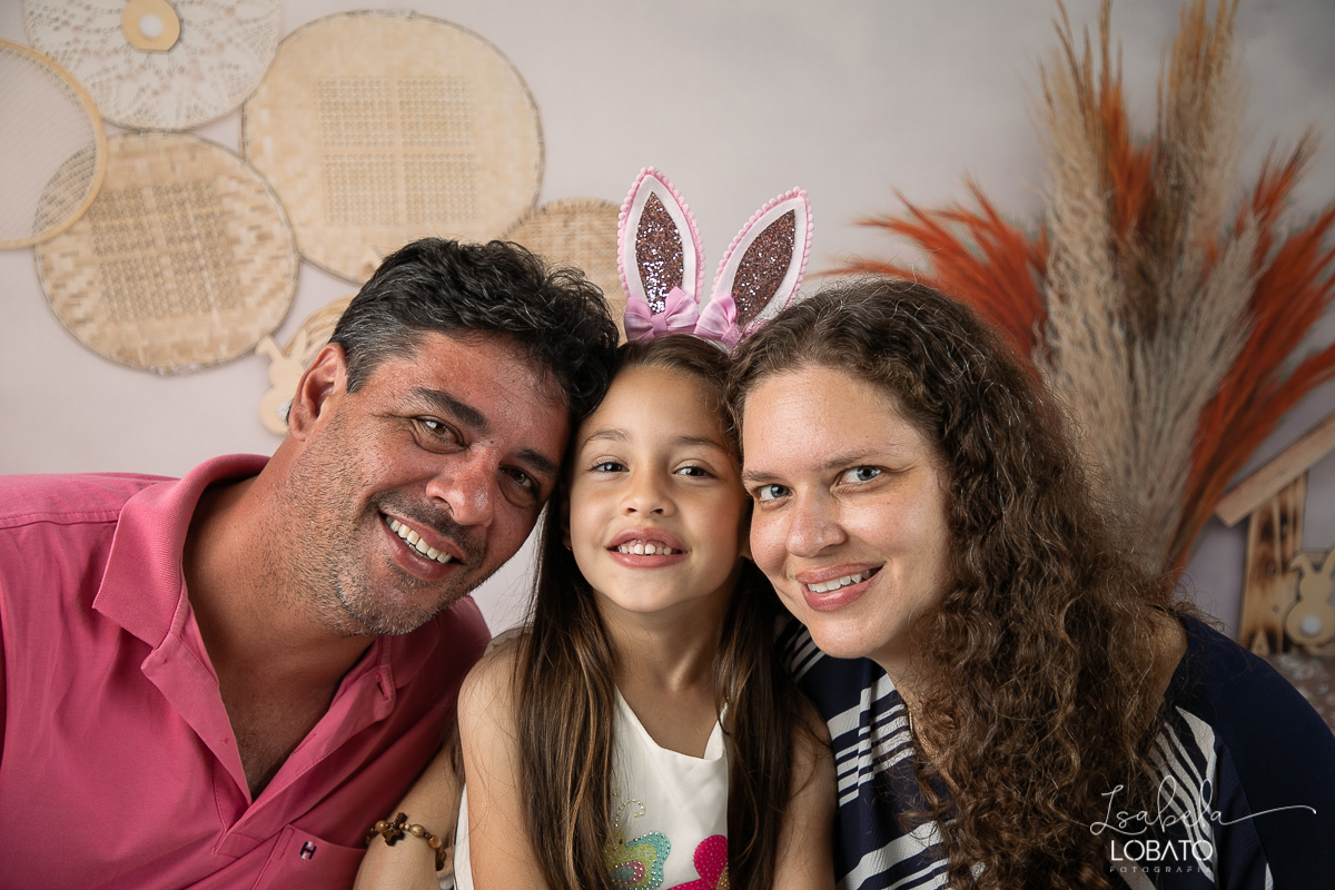 cenario-fotografico-de-pascoa-painel-fotografico-pascoa-fundo-fotografico-de-pascoa-sessão-fotografica-de-pasco-coelhinho-da-pascoa-fotos-de-pascoa-sessao-de-pascoa-2022-ovos-de-pascoa-fotografia-infantil-barbacena-cenoura-do-coelhinho-da-pascoa-estudio